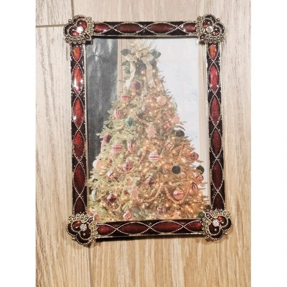 Ornate Red and Gold-Tone Metal‎ Picture Frame - 6.5